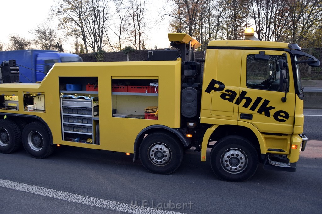 VU LKW A 4 Rich Aachen hinter Rodenkirchener Bruecke P29.JPG - Miklos Laubert